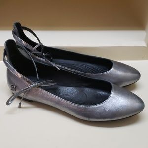 Born flats with ties